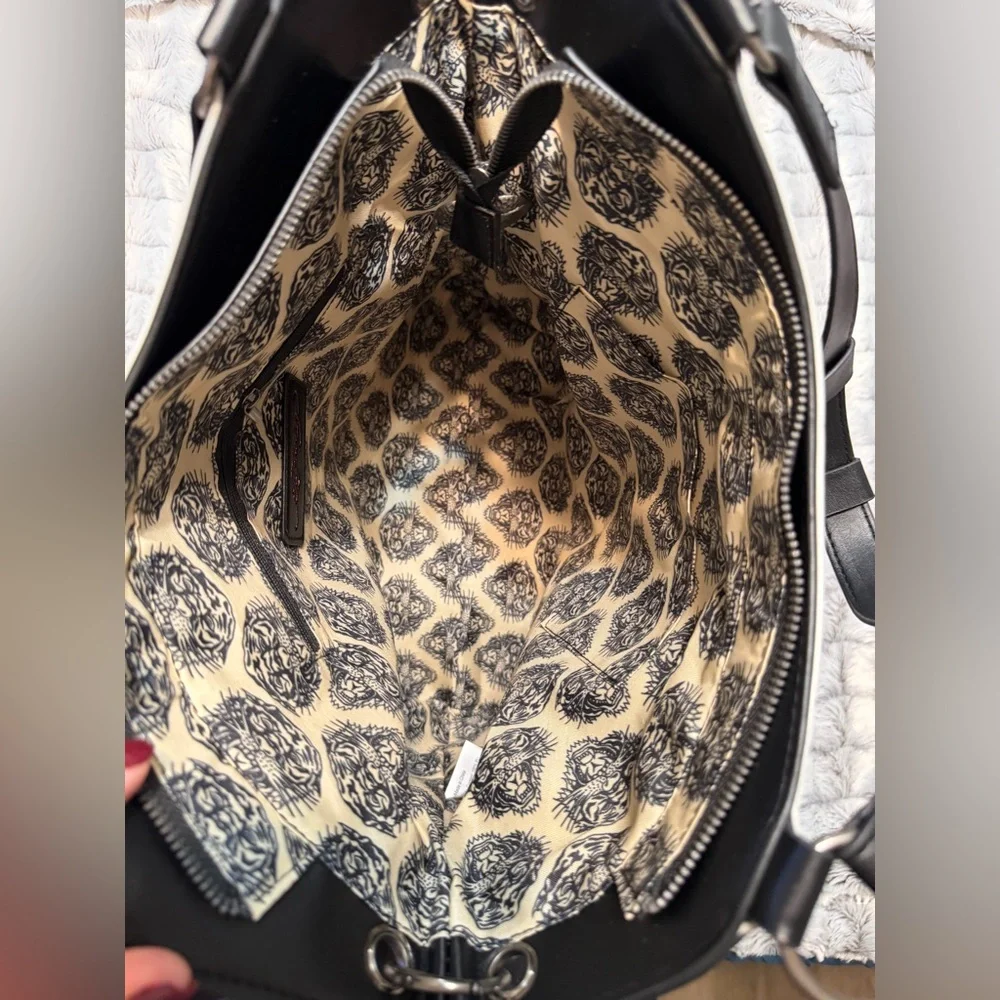 Ed Hardy Large Tote with Crossbody Strap - Picture 5 of 7